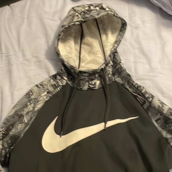 Nike Hoodie - Picture 2 of 6